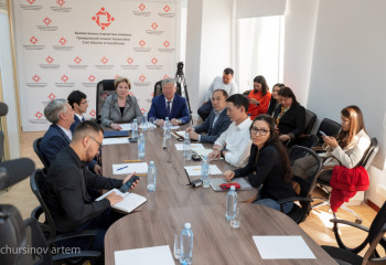 17 өңірді қамтыған телекөпірде референдум сөз болды