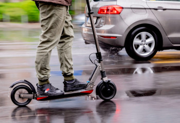 Скорость электросамокатов ограничат до 25 километров в час