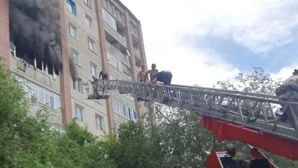 В Семее пожарными из огня спасены 16 детей 