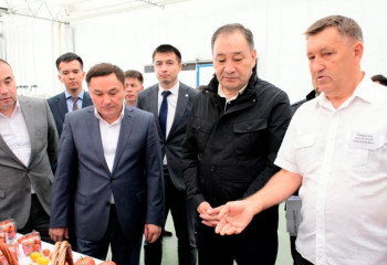 Тугжанов ознакомился с работой агропредприятий в Акмолинской области