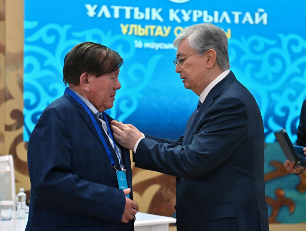 Мухтару Шаханову присвоено звание «Қазақстанның Еңбек Ері»
