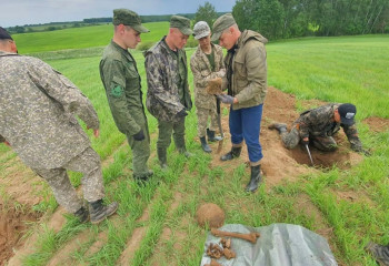 Останки шести воинов нашли павлодарцы в Беларуси