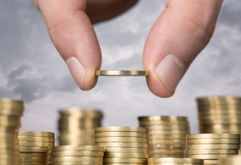 В 2021 году из Нацфонда израсходовано больше допустимого порога средств