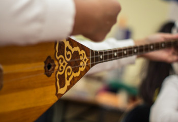 1 шілдеде халықаралық ақындар айтысы өтеді