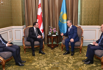 Токаев встретился с Премьер-министром Грузии Ираклием Гарибашвили