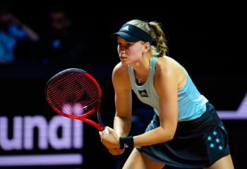 Елена Рыбакина завершила выступление на турнире в Истбурне