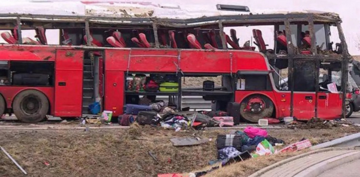 Жамбыл облысында автобус аударылып, екі адам қаза тапты
