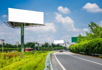 Новые правила размещения наружной рекламы на дорогах приняли в РК