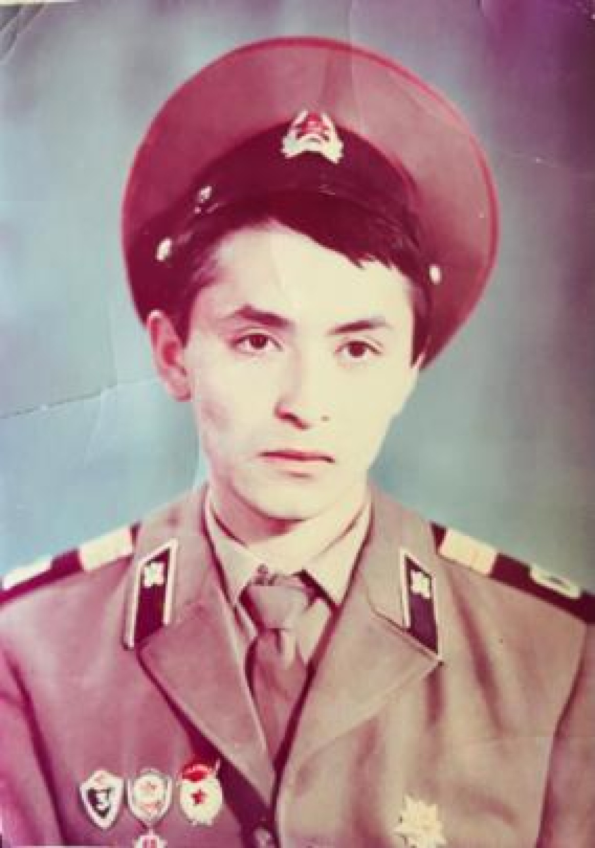 Погиб молодым: Супруга полицейского Жанайдара Жирентаева рассказала о его жизни