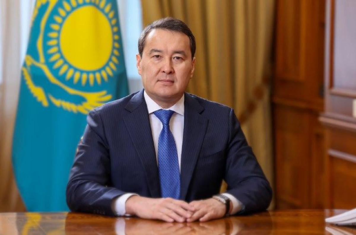 Премьер Алихан Смаилов поздравил с 30-летием казахстанской полиции
