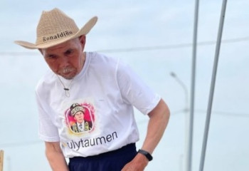 72-летний аксакал-путешественник дошел до Павлодара