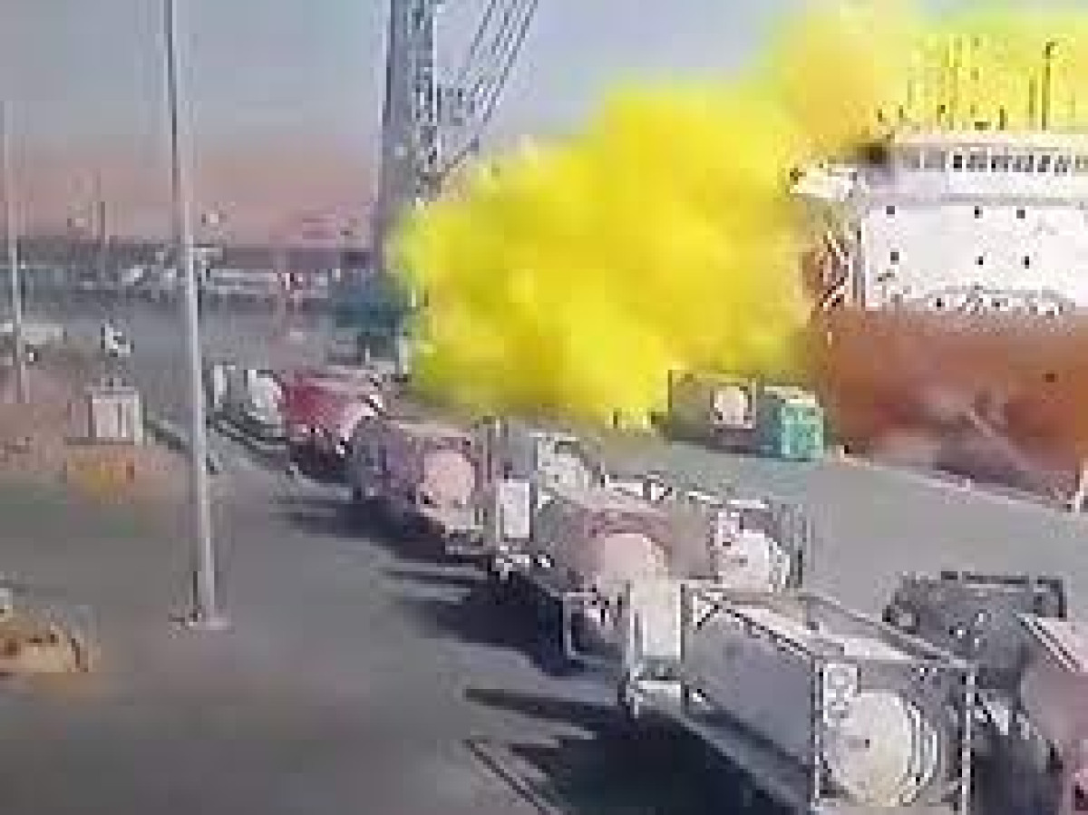 В иорданском порту Акаба десять человек погибли из-за утечки газа