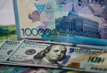 Тенге укрепился после торгов  