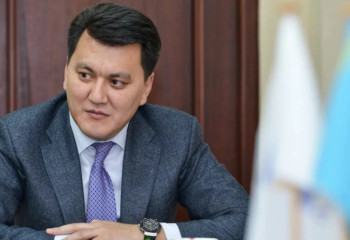 Ерлан Карин принял генсека международной организации ТЮРКСОЙ Султана Раева