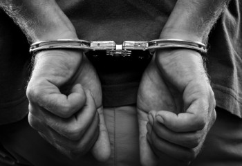 Антикор кәсіпкерден ақша талап еткен қылмыстық топтың мүшесін ұстады