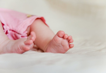 Новорожденными торговали через интернет  в Алматы