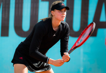 Первая ракетка Казахстана с победы стартовала на Уимблдоне