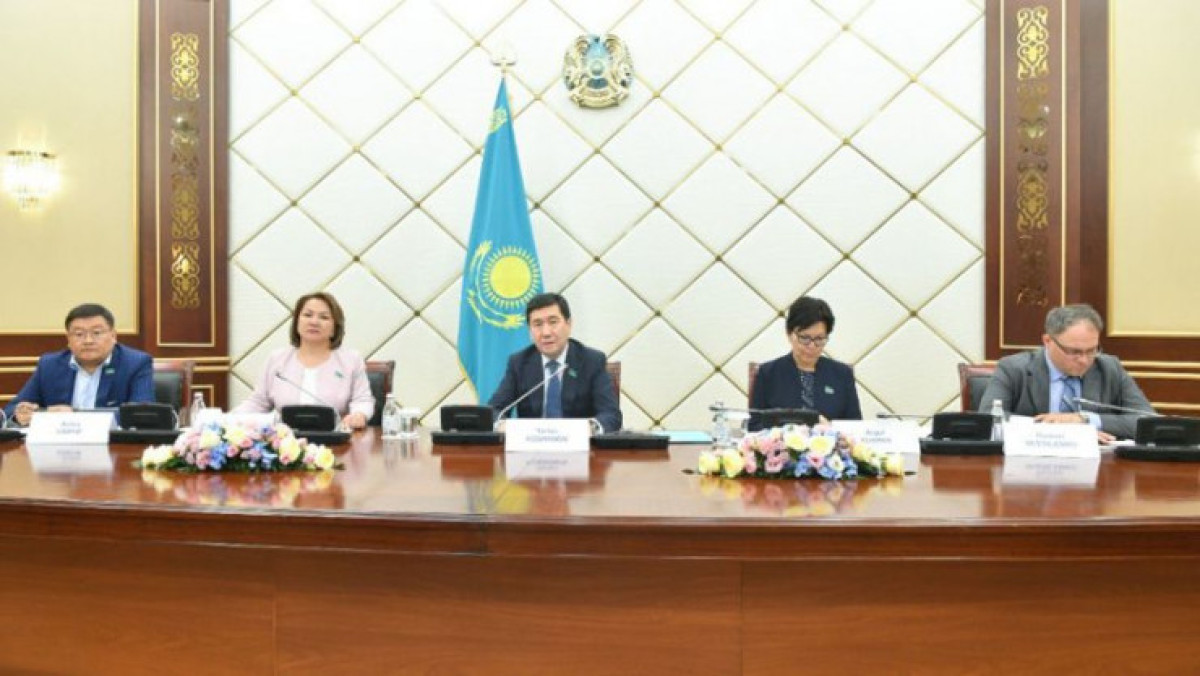 Kazakhstan and China discuss development of bilateral relations