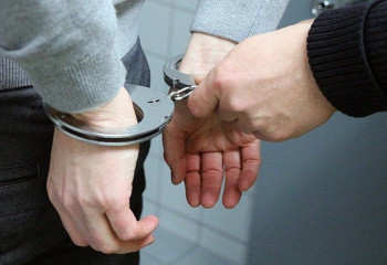 9 мыңнан аса долларды қолдан жасаған күдікті ұсталды