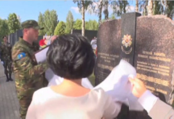Памятник воинам-казахстанцам установили в Беларуси