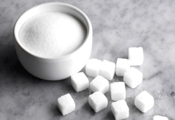 Биржевая цена на сахар в Казахстане оказалась в два раза ниже магазинной