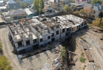 Алматыда заңсыз салынған тұрғын үй сүріледі