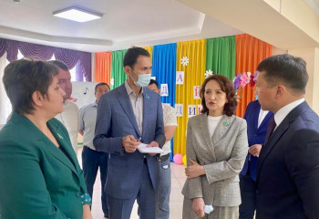 Мәжіліс депутаттары әлеуметтік қызмет көрсету орталығында болды