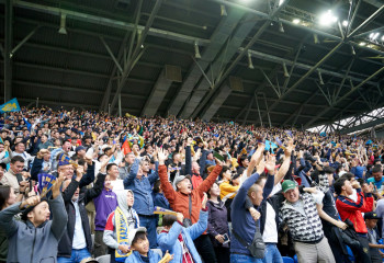 Федерация футбола РК выплатит штраф за поведение казахстанских болельщиков