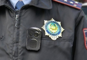  Елордалық полицейлер адамдарды алдаған алаяқты ұстады