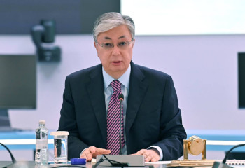 Head of State holds meeting on development of transport and transit potential