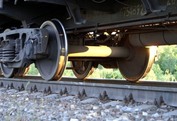 Атырауда жасөспірімді тепловоз қағып кетті