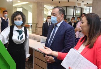 Тугжанов посетил Дом социальных услуг в Алматы 