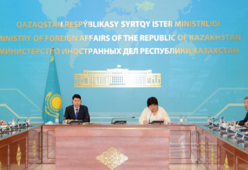 Азимова поведала иностранным дипломатам о правах человека в РК