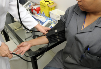 Минздрав РК намерен увеличить охват лекарственным обеспечением сельских жителей