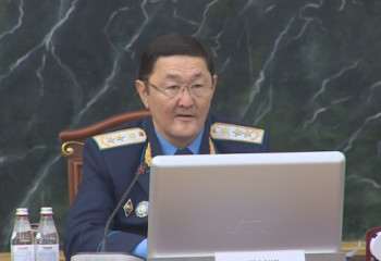 Генпрокурор и министр обороны обсудили криминогенную обстановку в армии 