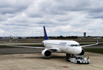 Рейс Уральск-Нур-Султан был задержан из-за замены самолета