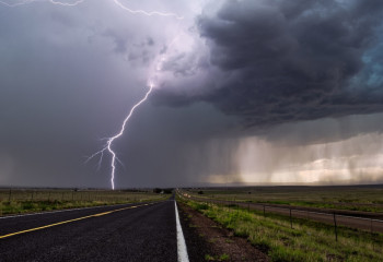 Штормовое предупреждение объявлено в Нур-Султане и девяти областях страны