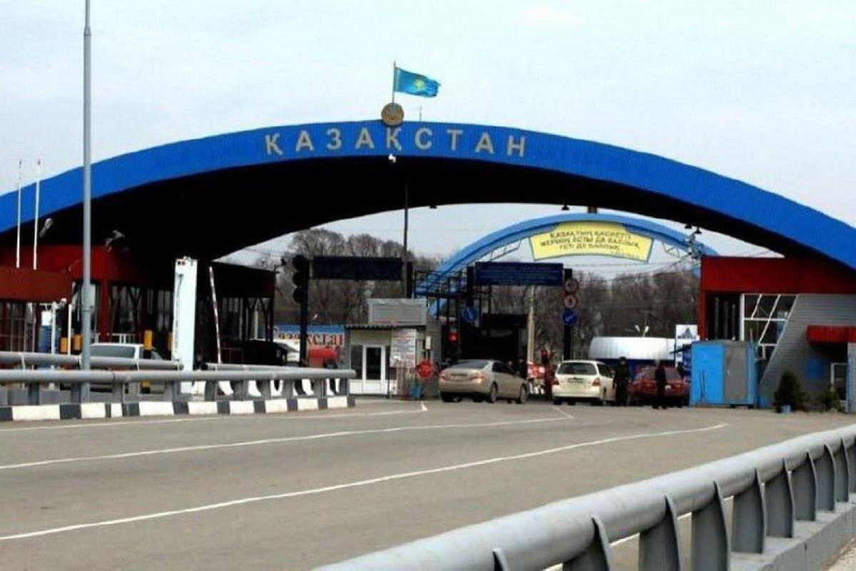 Казахстан откроет 12 пунктов пропуска на границе с Россией и Узбекистаном