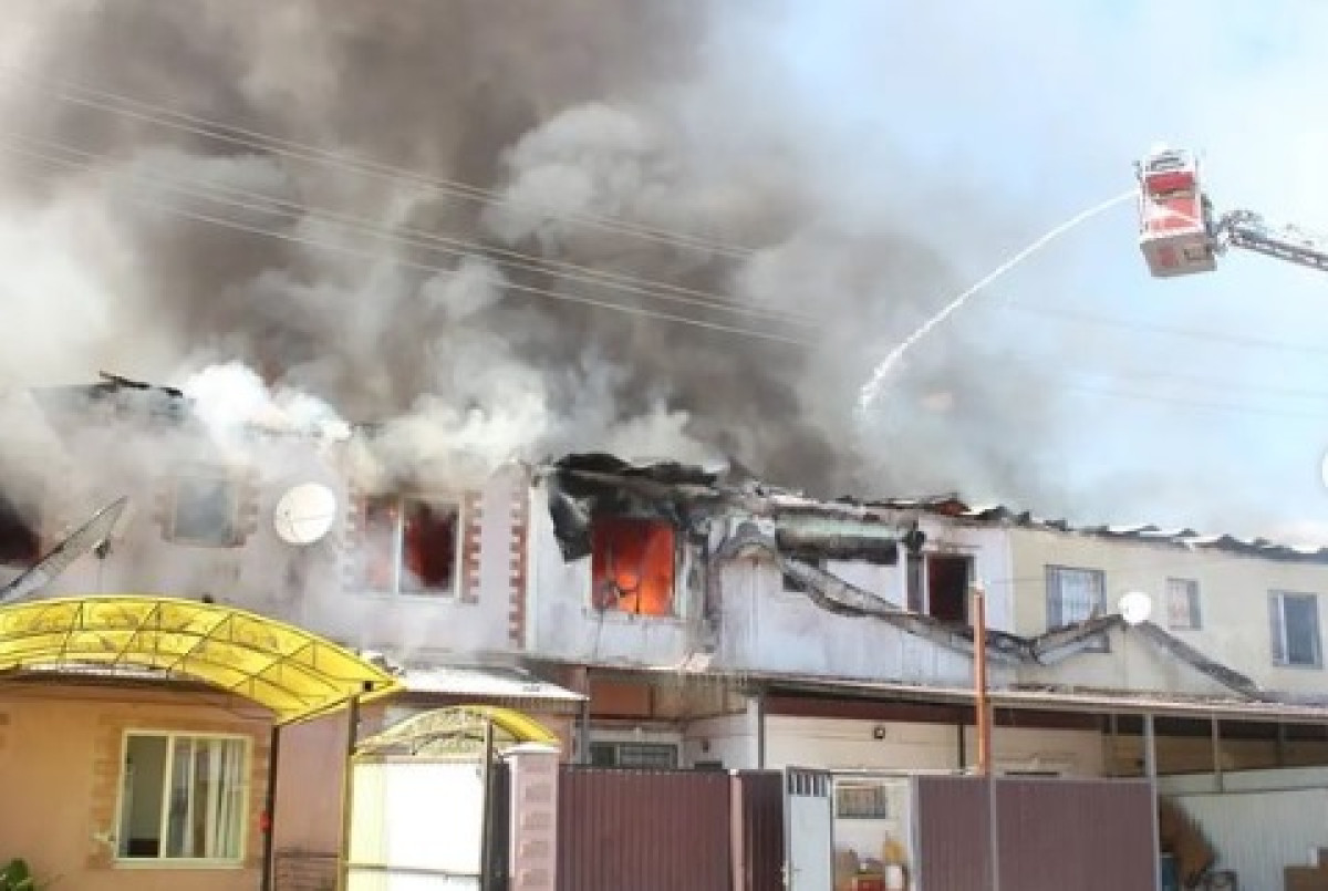 Жилой комплекс сгорел в Атырау
