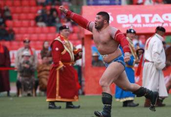 Моңғолиядағы қазақ палуанына мемлекеттік піл дәрежеcі берілді