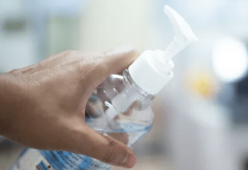 Дезинфицирующие средства незаконно изготовляли в Алматы 