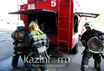 В Нур-Султане горит мост