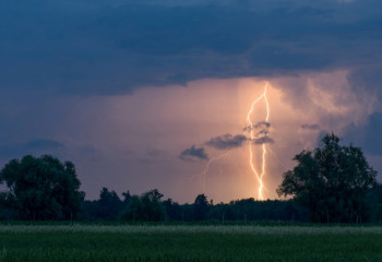 Штормовое предупреждение объявлено в 11 регионах 