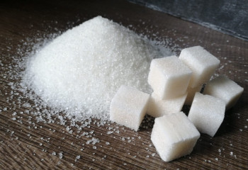 Елге 11 тонна қантты заңсыз кіргізбек болғандар ұсталды