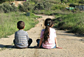 Алакөл жағасында жоғалған бес жастағы балалар табылды