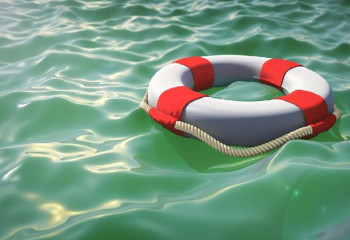 На Бухтарминском водохранилище 24 человека спасено с тонущего катера 