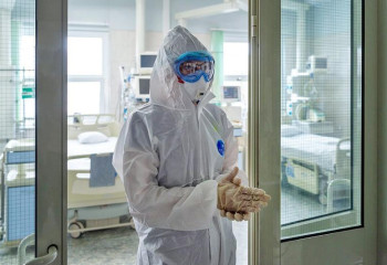 В РК рекомендовали носить маски  во всех местах скопления людей и видах транспорта 