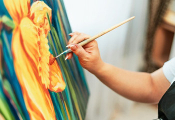 Сурет салу мен үшін кітап оқығанмен тең – суретші Анелия Бекбас