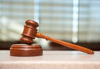 Сот Қайрат Құдайбергенді қамауда ұстау мерзімін тағы бір айға ұзартты