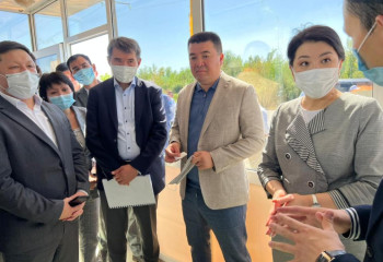 Гиният поручила оказать поддержку травмированному при родах ребенку в Туркестанской области